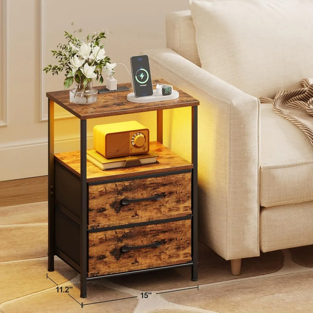 طقم منضدة مكونة من قطعتين، حامل ليلي مع قاعدة شحن وأضواء LED، طاولة بجانب السرير مع درجين قماشين لغرفة النوم، مقاس صغير