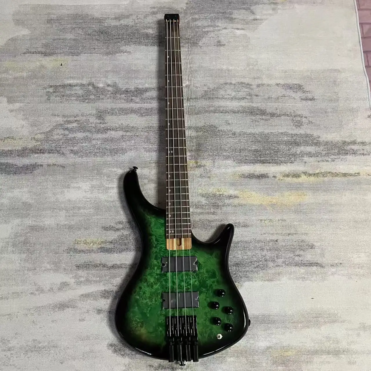 In stock, four string, niche headless bass, dark green body, factory shot, free home delivery