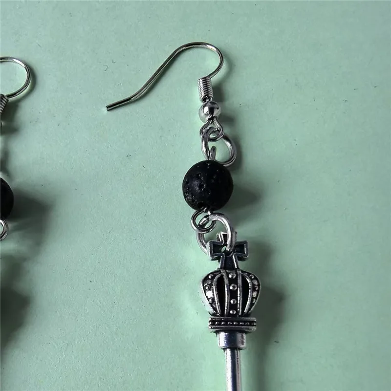 Niche Design-Inspired Volcanic Stone Bead Crown Spoon Earrings for Women, Creative and Unique Spoon Earrings Gift