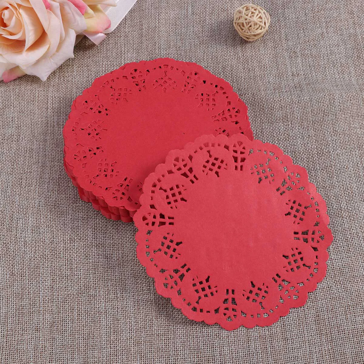 100pcs 55Inch 14cm Vintage Lace Decoupage Paper Doilies Crafts Placemats Table Decoration Accessories (Random Color)