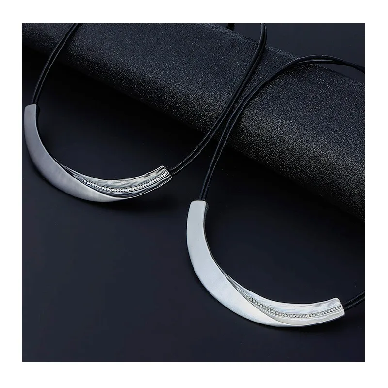 

Foreign Trade Explosion Irregular Collarbone Chain Women's Jewelry Retro Simple Collarbone Short Necklace