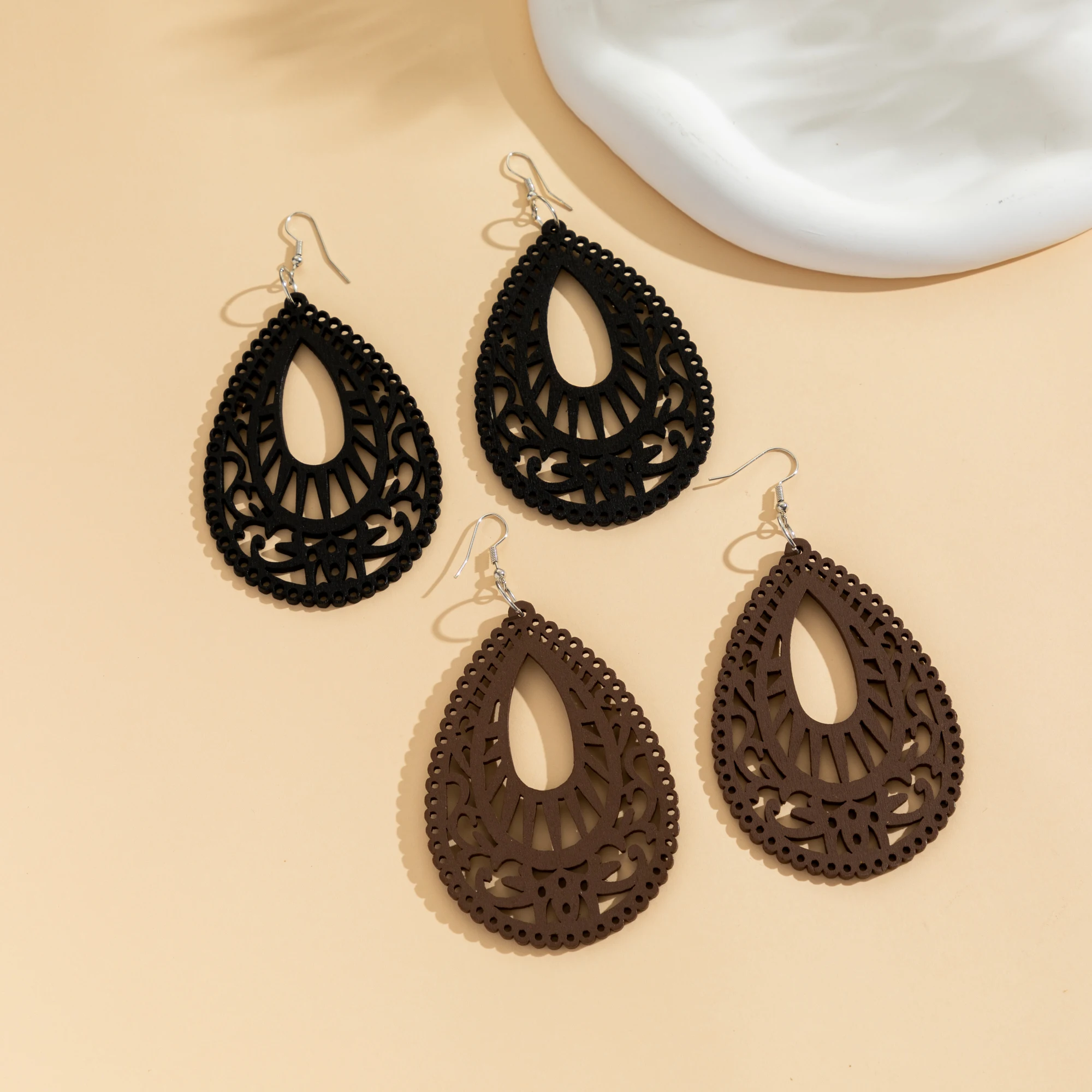 1 pair of hollow wooden earrings drop-shaped lace bold