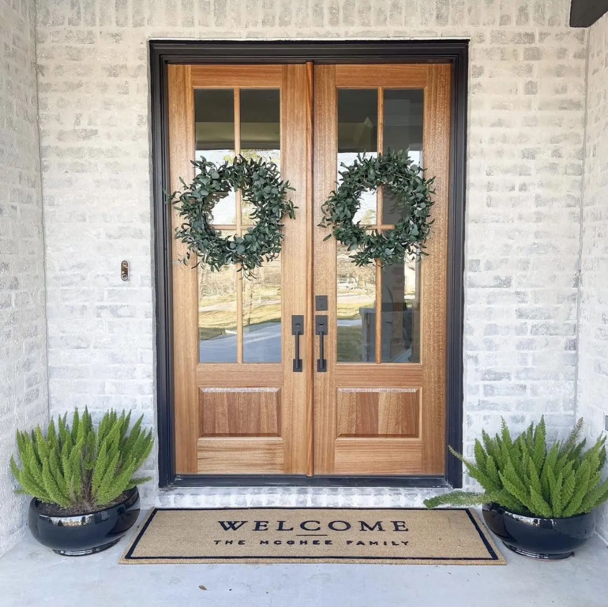 Minimalism Polyester Welcome Doormat Black Background Gold Border Family Letter Print Non Slip Front Door Rug Indoor Entranc Mat