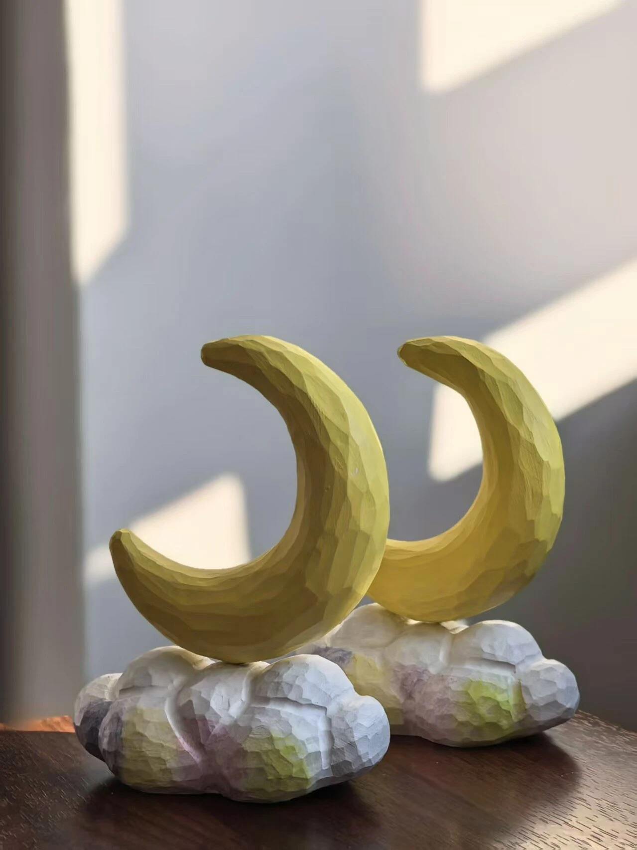 Hand Carved Yellow Moon Cloud - đánh giá và giá Photography Yellow