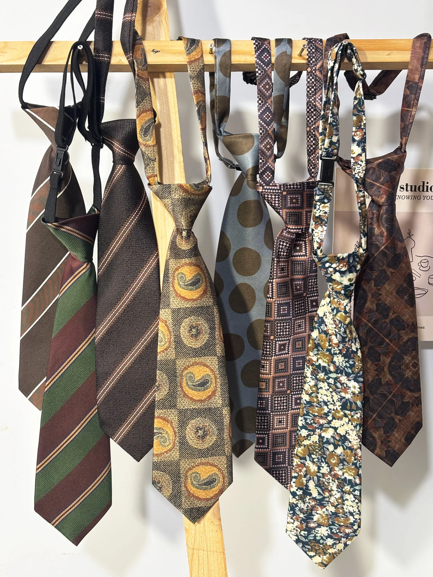 gravata-de-seda-vintage-sem-no-estilo-retro-com-estampas-de-animais-poa-listras-marrons-padrao-de-noz-padrao-coreano-e-design-de-ponta-de-flecha