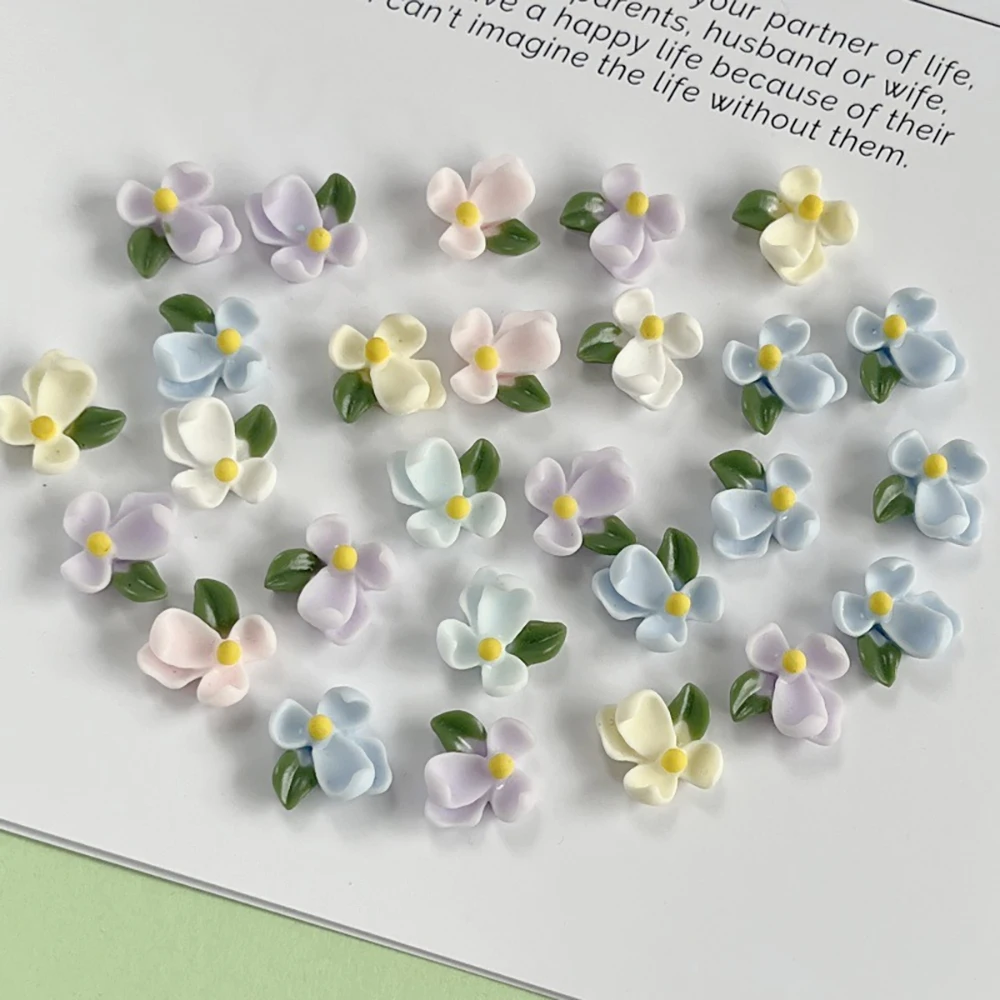 50Pcs 3D Mini Colorful Resin Gardenia Pess On Nails Decorations Green Leaves White Flower Nails Art Sticker for Manicure Diy