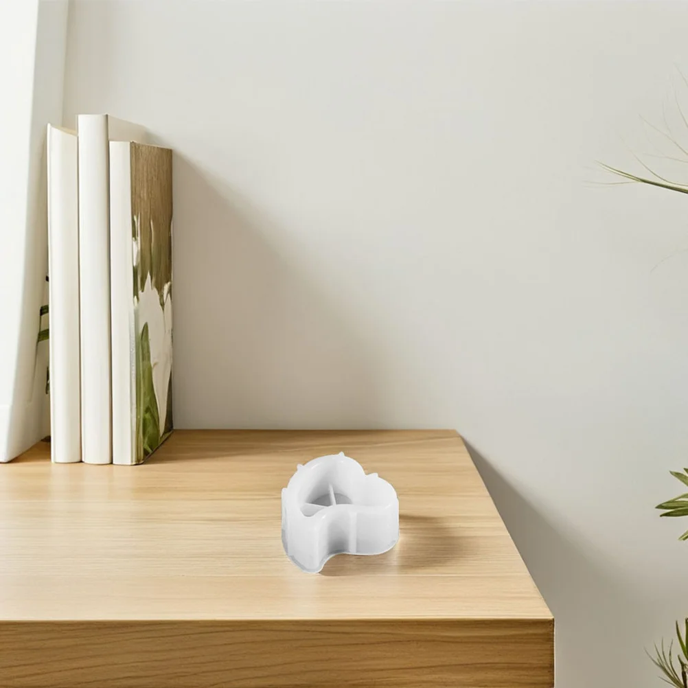 

2Pcs Silicone Heart Mold DIY Wax Molds for Valentine's Day Home Decor Romantic Occasions Heart Shape