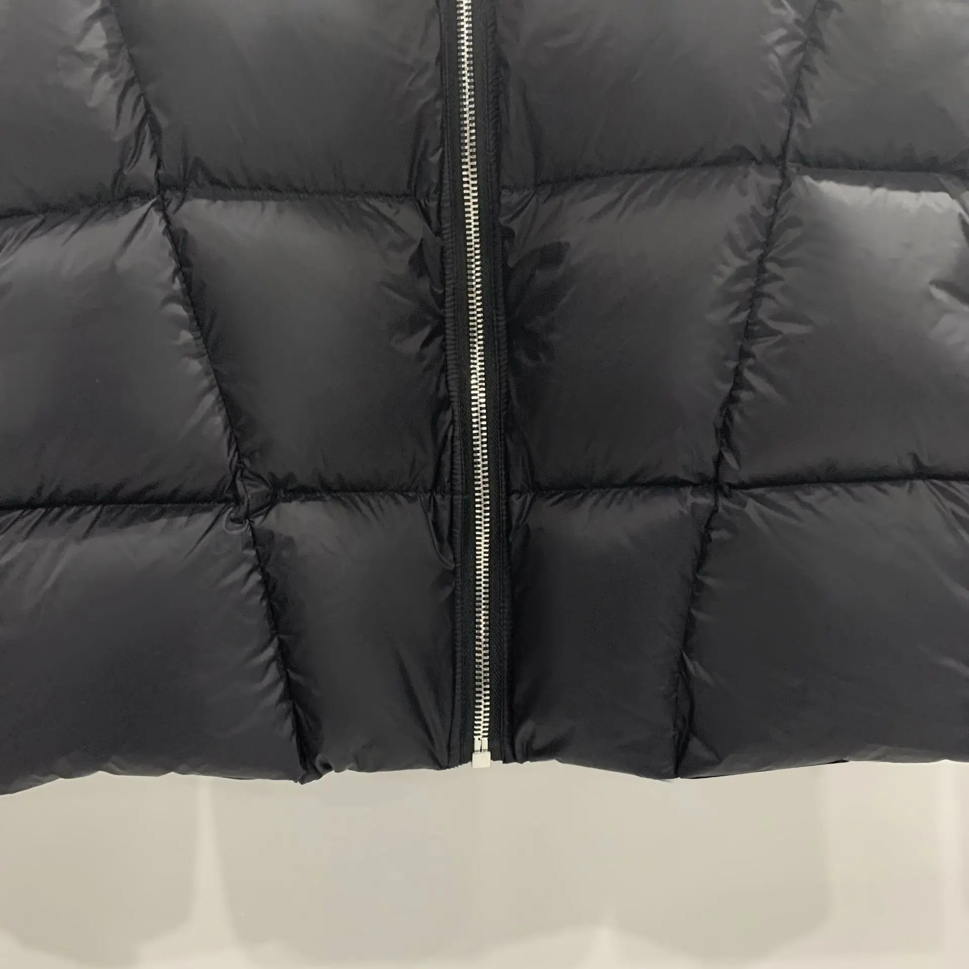 Brand R0 Down Jackets Quilted Thread Design Simple and Loose casual Thickened Down Coat Warm Coat