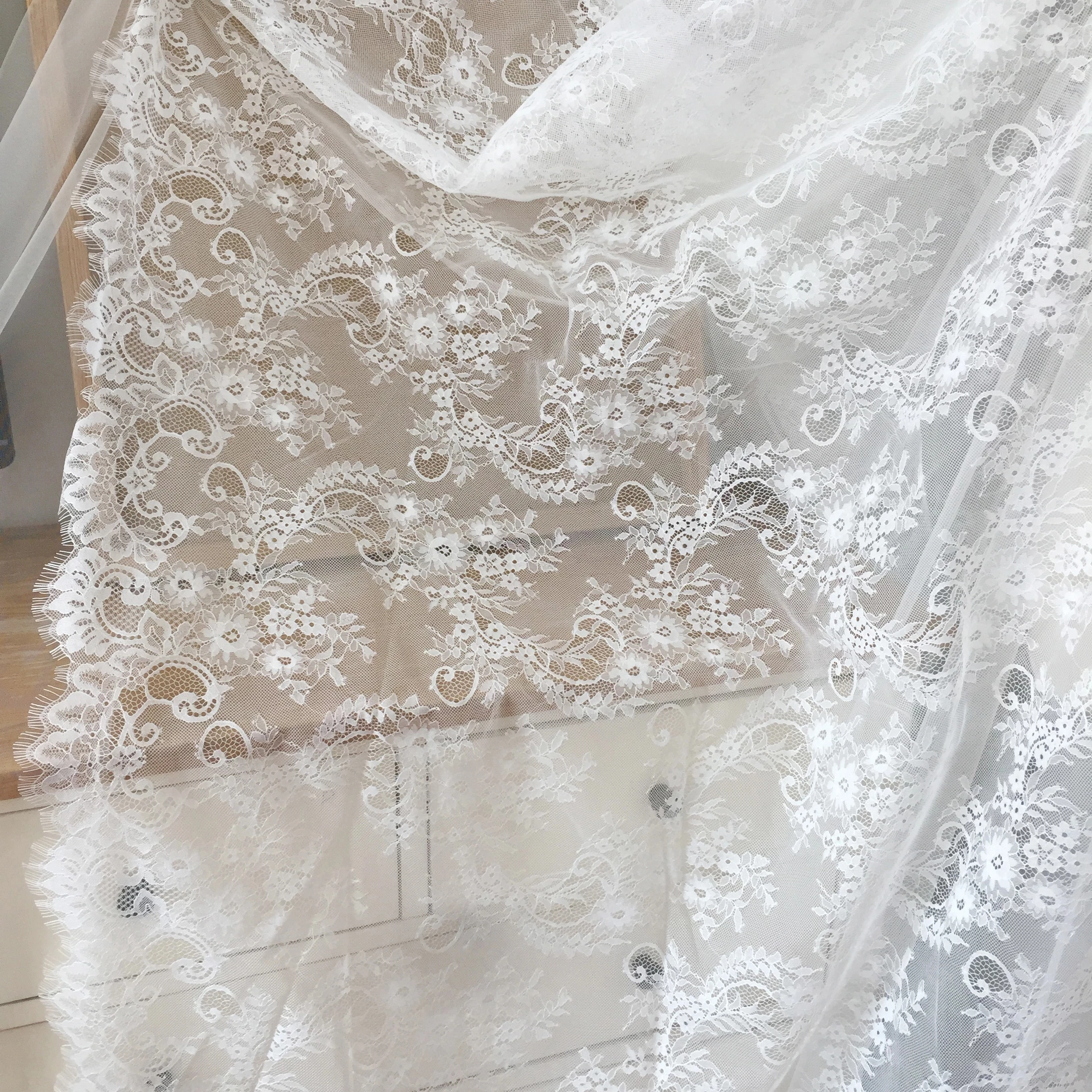 3 metros/lote de tela de encaje Chantilly francés blanco suave, encaje bordado con pestañas, accesorio de encaje para velo de novia, 150 cm de ancho
