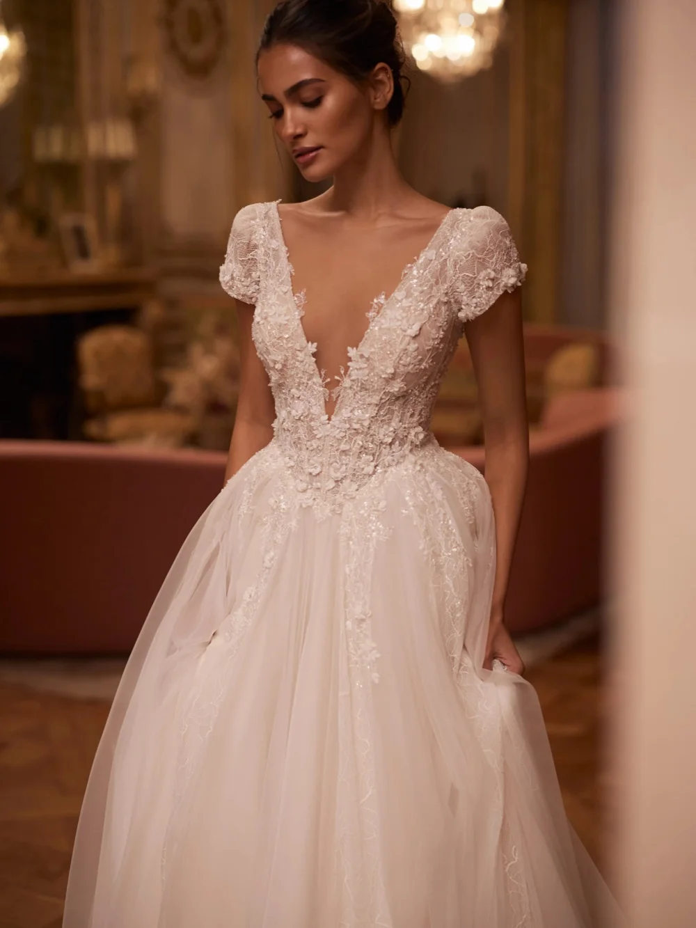 New Arrival Elegant Beaded Wedding Dress 3D Floral A-line Long Bridal Gown Customized Classic Short Sleeve Dresses For Bride