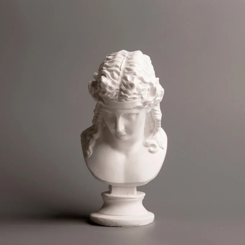 

Ариас, греческая мифологическая фигура, гипсовая статуэтка, декоративное изделие для гостиной или домашнего декора.