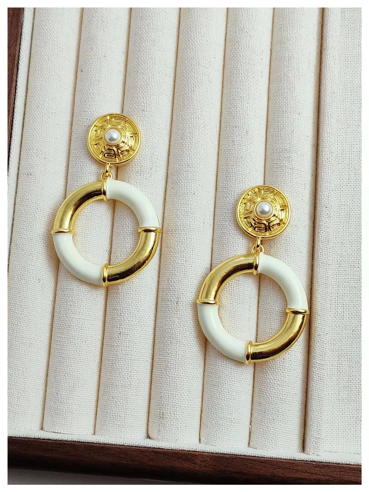 Fashion Chunky White Enamel Gold Big Hoops Circle Stud Earrings For Women Two-tones Ear Huggie Dangle Exaggerated Earring Gifts