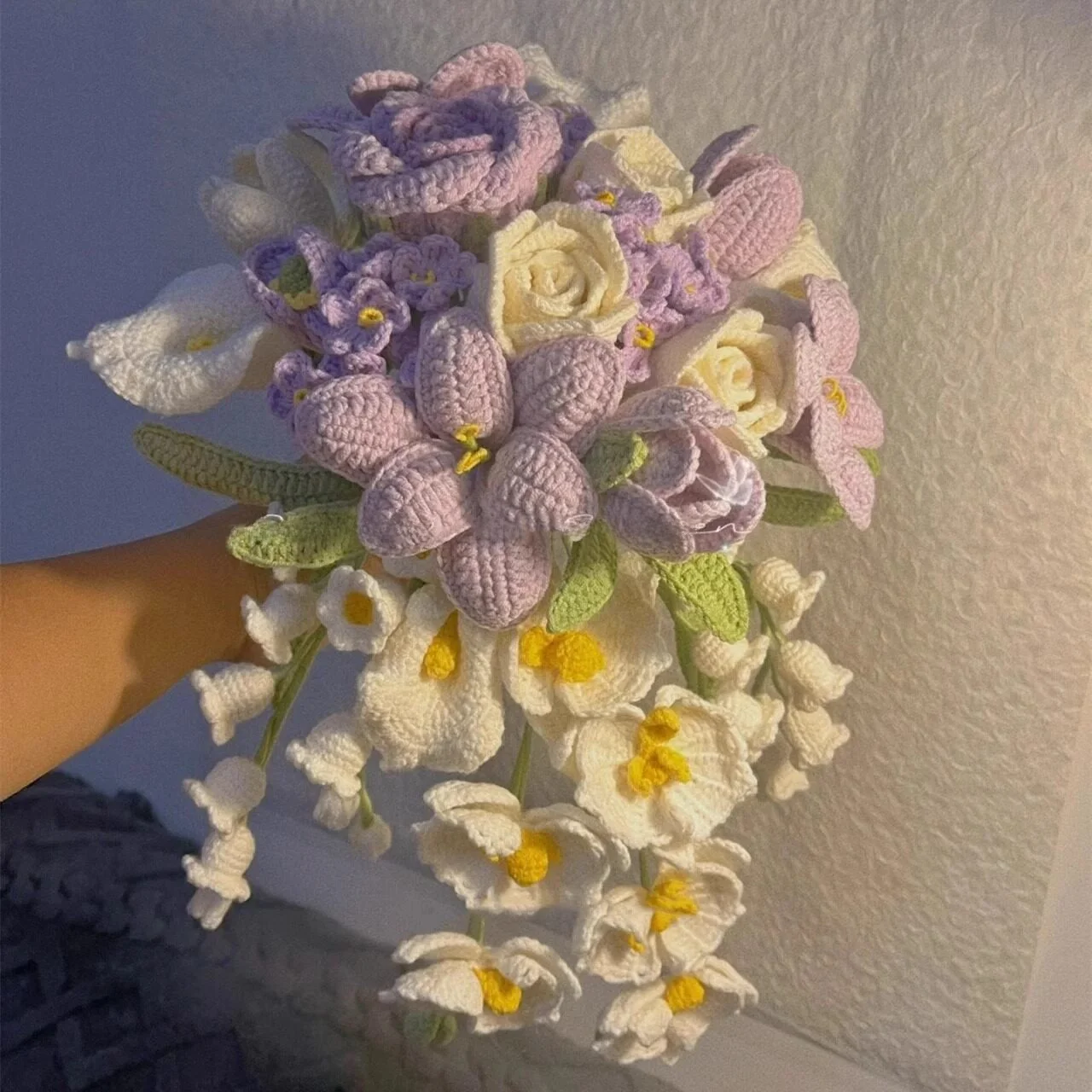 雪の妖精手編みブライダルブーケ-diy-ギフト-ガールフレンド、親友への結婚祝い-手作りのウールフラワー