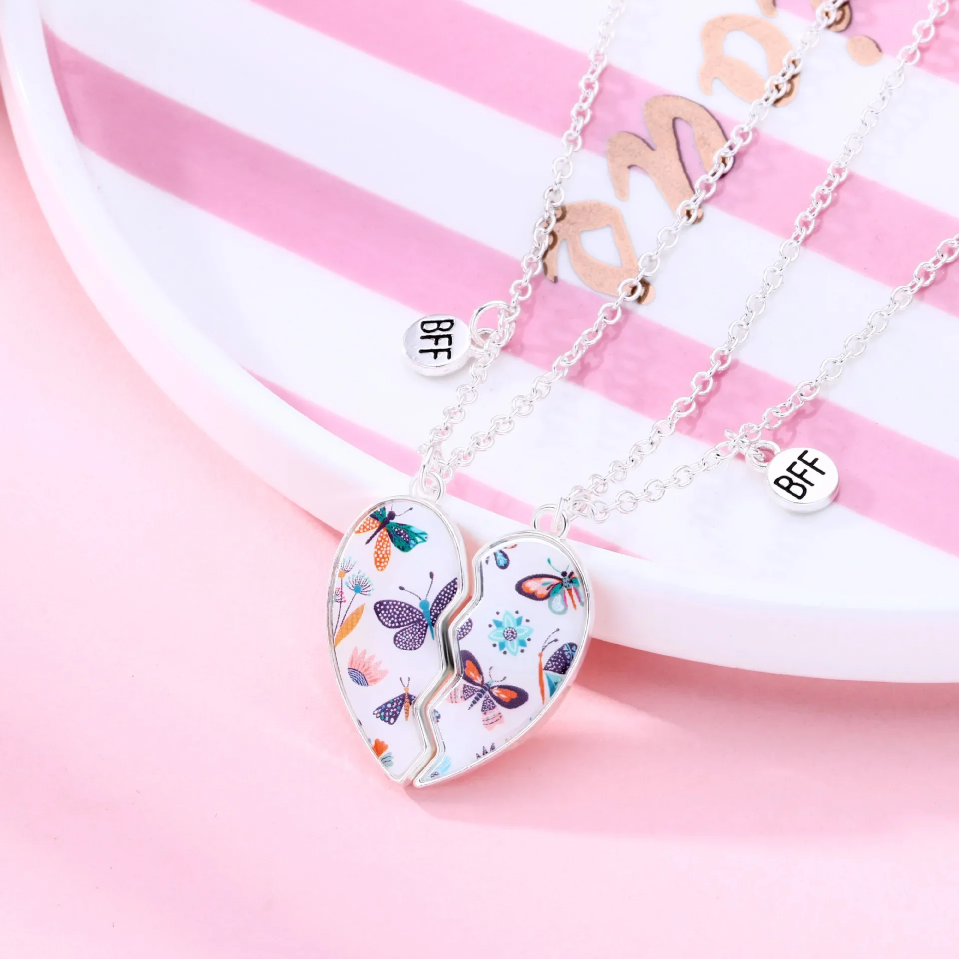 Fashion New Good Friend Stickers Glued Necklaces A Pair of Simple Magnetite Pendant Necklace Set Decorations Hot Sale
