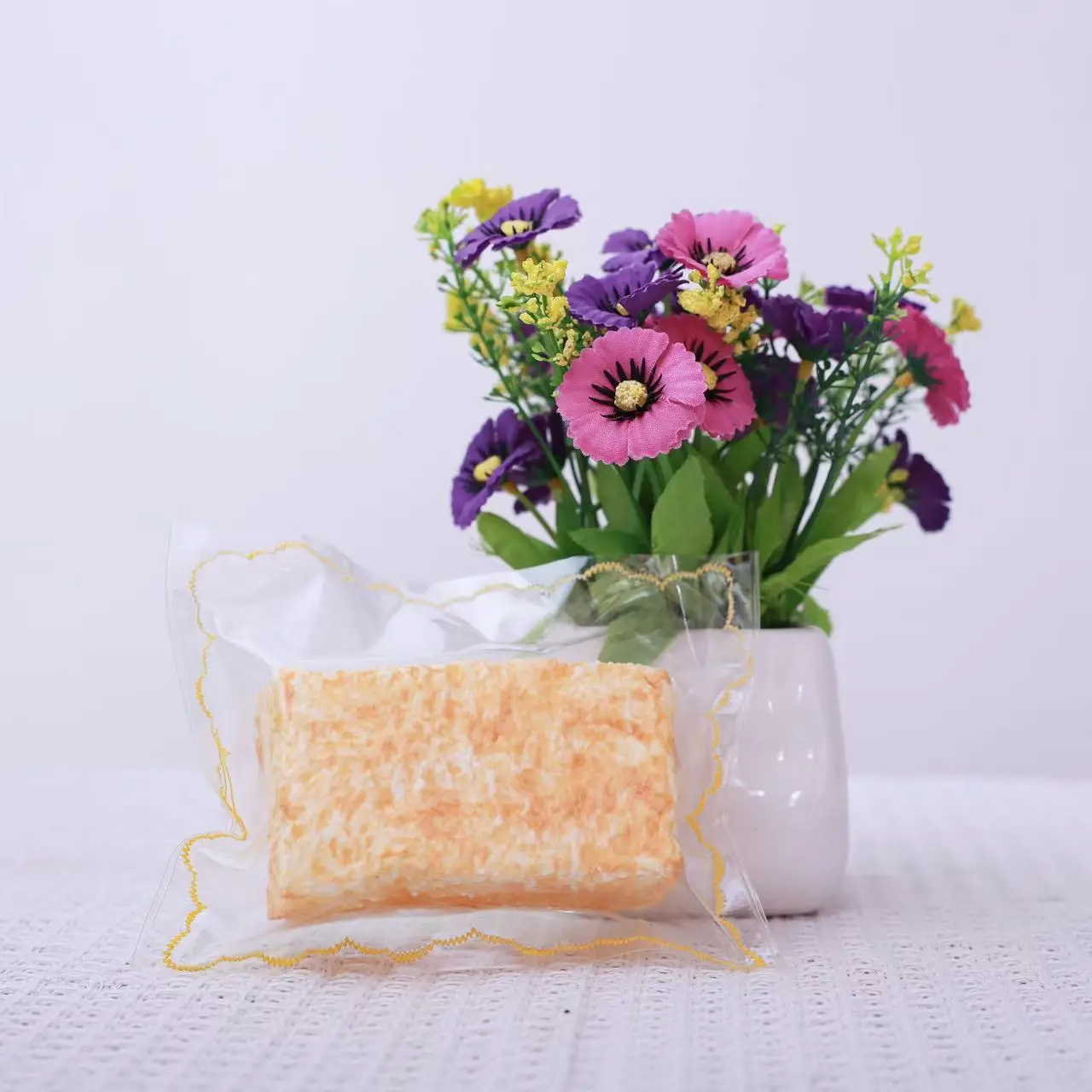 ZOCO Silicone Pinch Toy Relieves Sensory Overload! Elastic and squid food toys, allowing you to calm down and concentrate