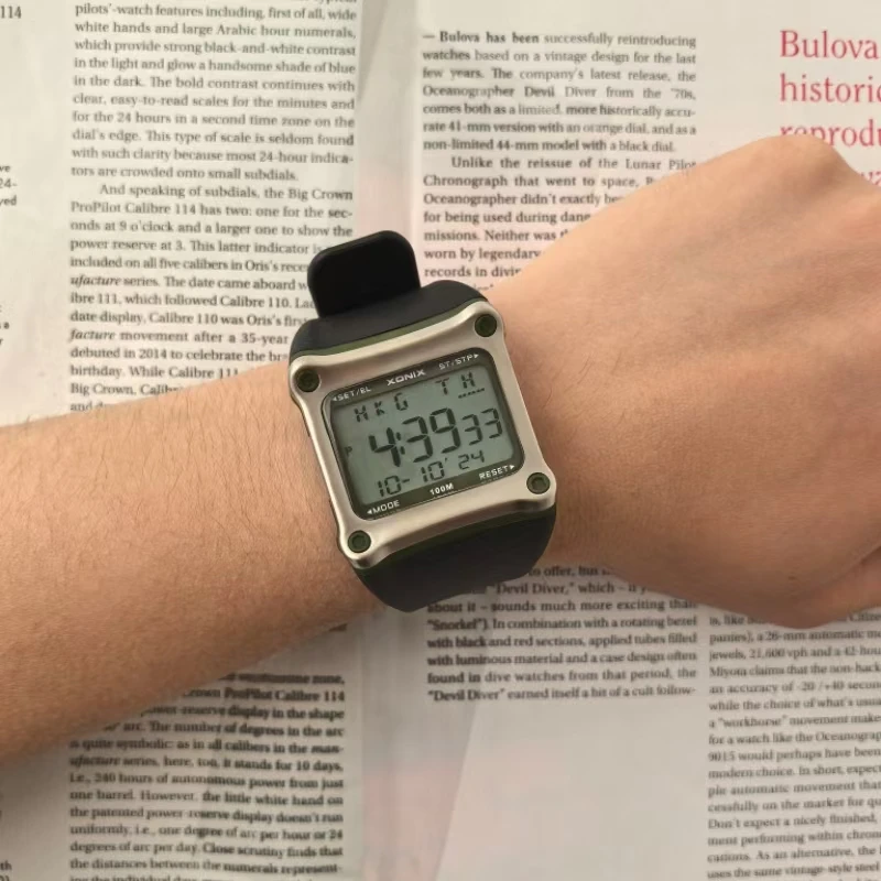 

XONIX Multifunctional Sports Tide Men's Electronic Watch Digital Luminous Swimming Diving Student Watch Male CH