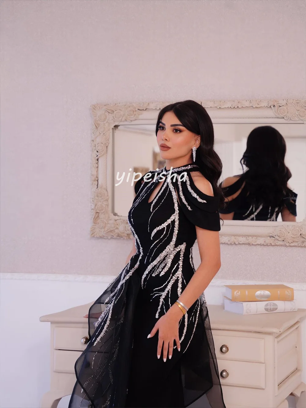 Sukienki midi z wysokim kołnierzem, proste, plisowane, marszczone, zdobione cekinami, z wyrafinowanym haftem, z efektem brokatu, na zamówienie, sukienki wieczorowe, klasyczne.