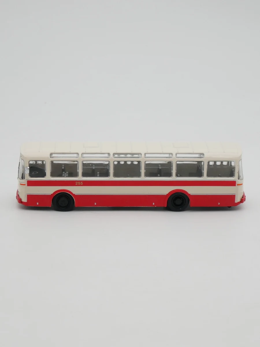 Moulé sous pression IXO 1:72 échelle Ist Skoda Karosa SM 11 Bus Skoda Bus tchèque Bus alliage modèle de voiture jouet à collectionner cadeau Souvenir affichage