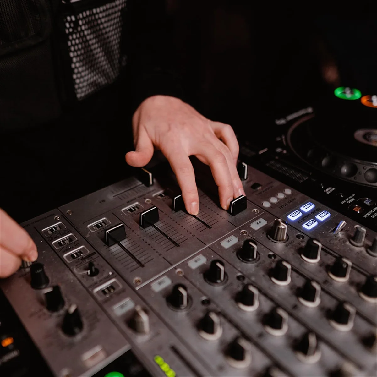 SMIEA 10 Buah Tutup Fader Tutup Tombol Pengganti Kenop Slider Fader Mixer untuk Aksesori Konsol Mixer