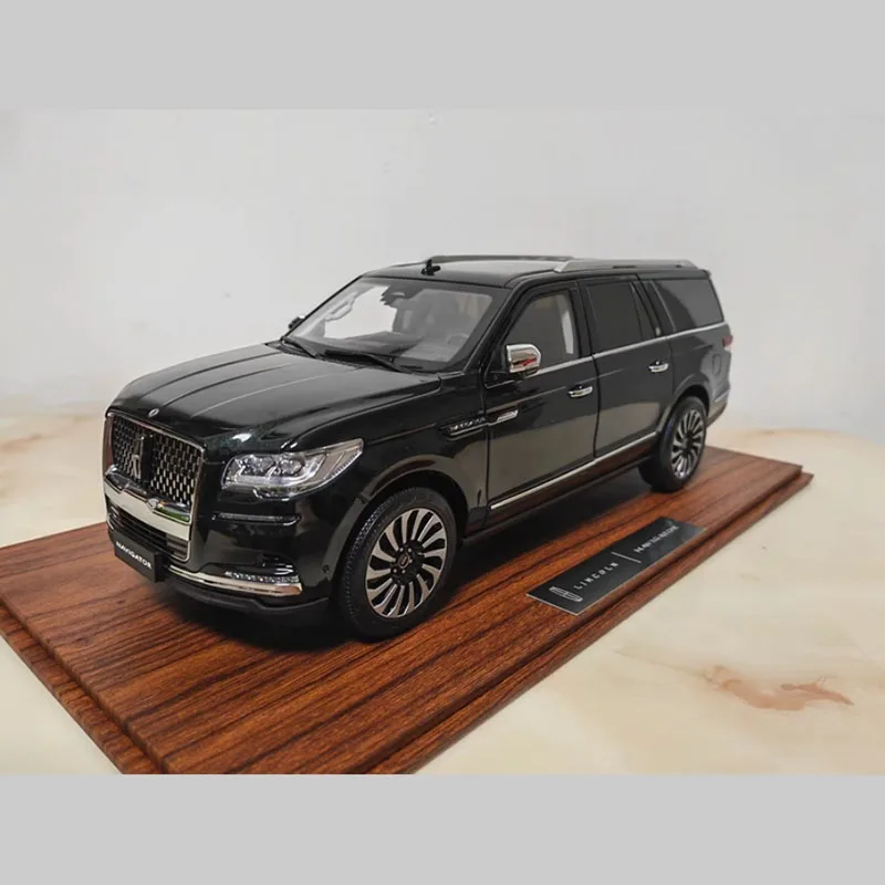 Original 1:18 Lincoln’s NAVIGATOR 2023 Off-road SUV Alloy Simulation Car Model Classics Adult Souvenir Gift Static Display