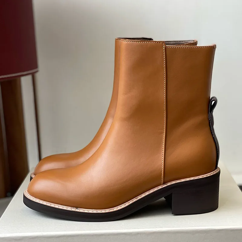 

Новые однотонные полусапожки из натуральной кожи, женские ботинки с боковой молнией, толстые ботильоны, осенне-зимние ботинки для верховой езды в стиле ретро