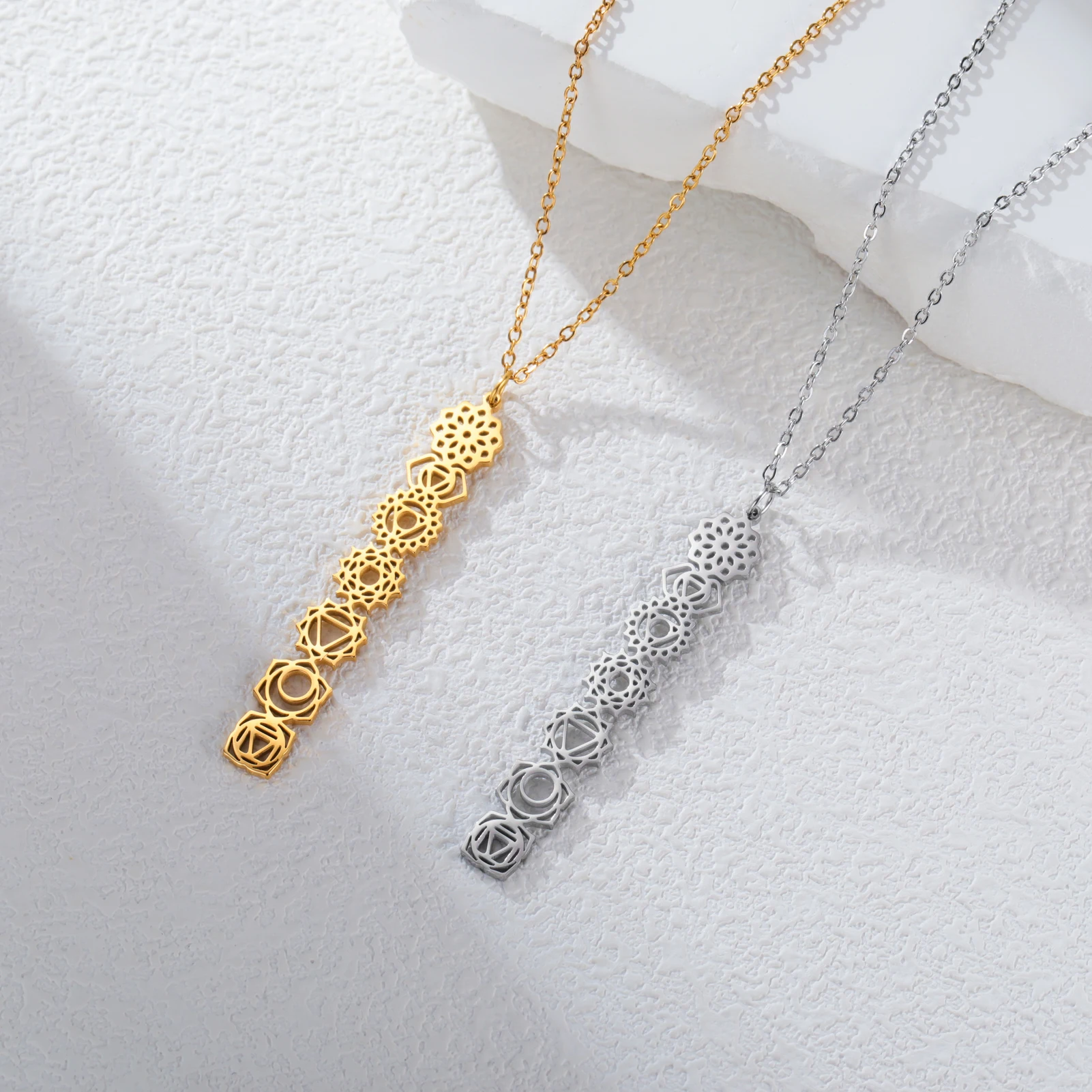 Skyrim 7 Chakra-Anhänger-Halsketten für Damen, Edelstahl, goldfarben, Pulloverkette, Amulett, Yoga, Meditation, Schmuck, Großhandel