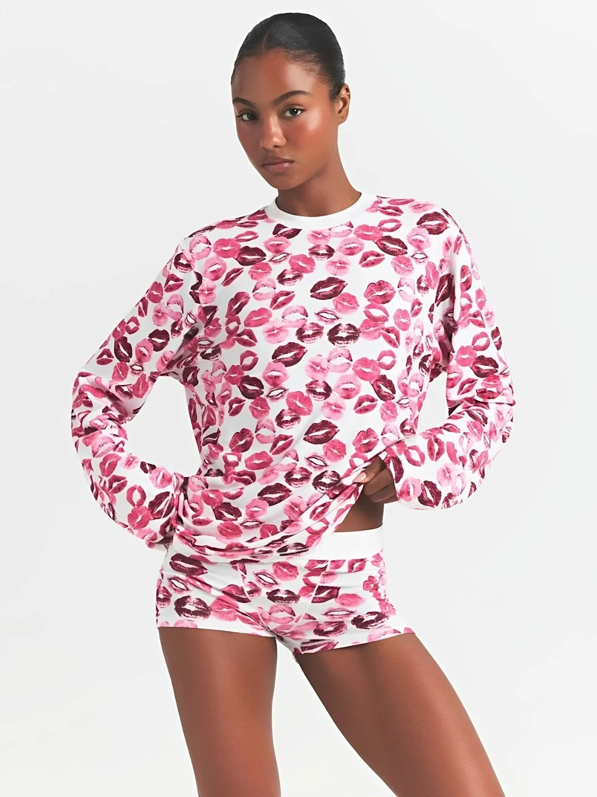 

Christmas 2026 New Knot Pattern Home Clothes Loose Long Sleeve round Neck Short Pants Set Women's Casual Fashion