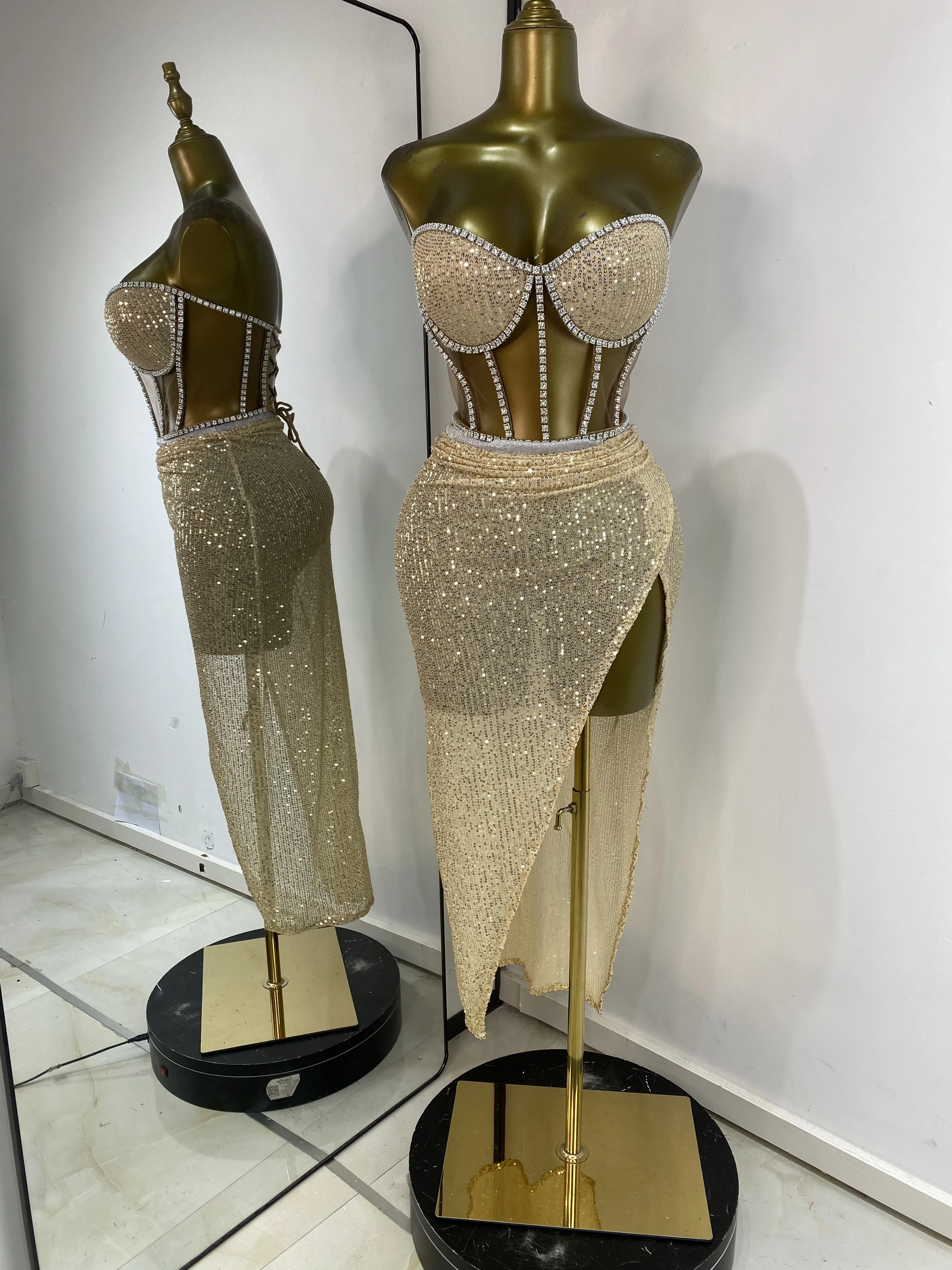 

Женские милые блестящие юбки с блестками, комплекты-бюстье, корсет, топ и асимметричная юбка, комплект из 2 предметов, вечерние клубные наряды для вечеринок