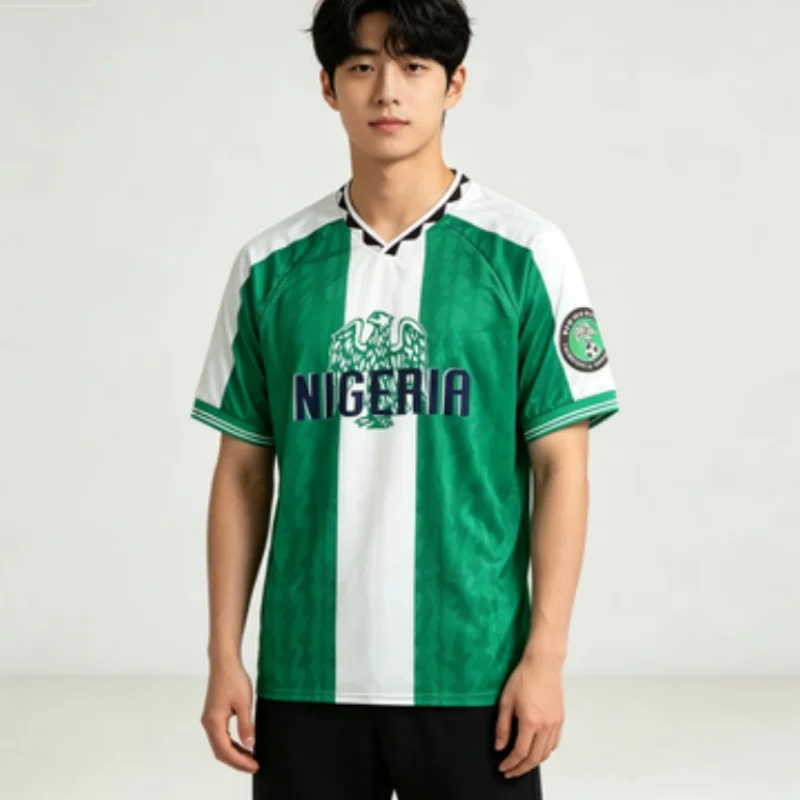 26 Neue Unisex Retro Nigeria-Stil Fußballtrikots Leichtes Atmungsaktives V-Ausschnitt Kurzarm Fußball-Trainingsshirt für Fans