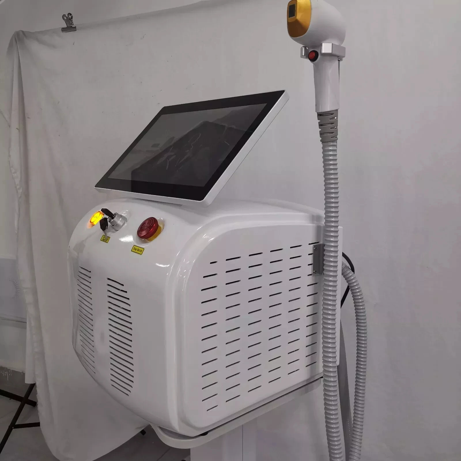 휴대용 소프라노 3 파장 755 808 1064NM 다이오드 레이저 제모 기계 냉각 헤드 무통 영구 레이저 제모기