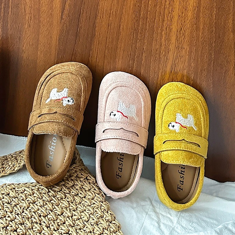 

Осенняя замшевая повседневная обувь для маленьких мальчиков и девочек, новый модный дизайн, теплые нескользящие детские кроссовки, детская обувь без шнуровки с милой собакой и рисунком собаки