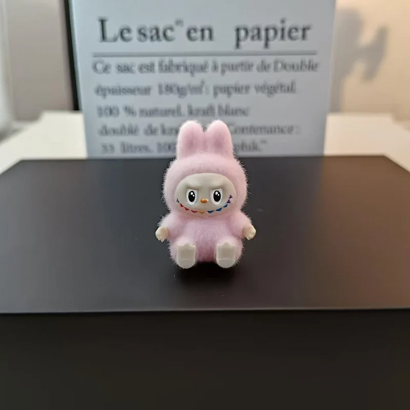 Mini figurine Labubu, jouet, accessoires de figurine de bricolage, posture assise de deuxième génération, pendentif beurre en vinyle, cadeau pour enfant, 11 couleurs