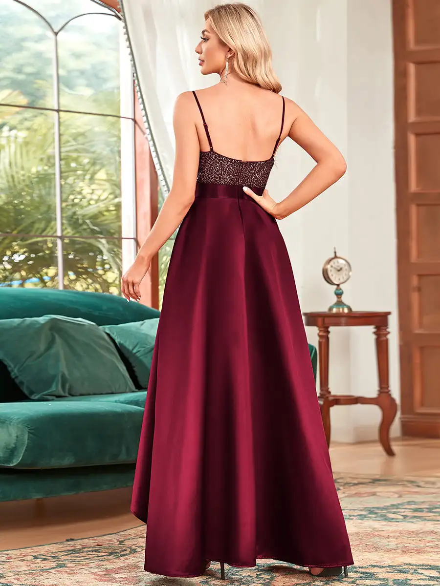 Abiti da sera eleganti Scollo a V profondo Senza schienale Asimmetrico al ginocchio 2025 Ever Pretty of Sparkly Abito da damigella d'onore bordeaux