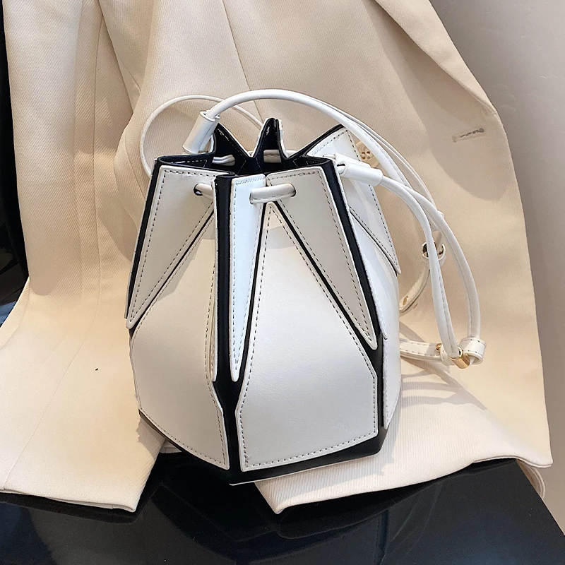 Fashion Women\'s Bucket Shoulder Bag 2022 New Personality Drawstring Small Handbag All-match Chic Crossbody Bags for Party