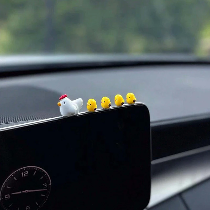 5PC Car interior decoration accessories, cute female cartoon figurines, rear mirror, air outlet, mini yellow chicken