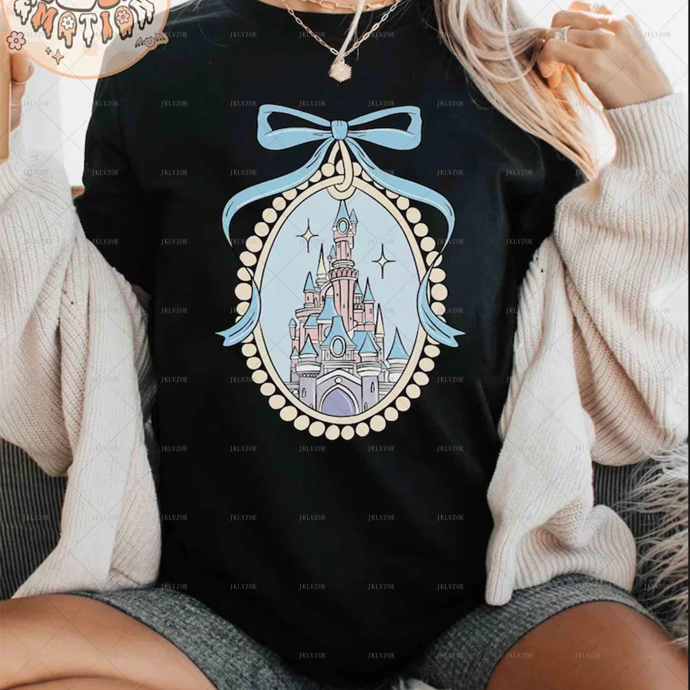 

Retro Classic Disney Princess Castle Fashion Tshirt Magic Kingdom Tshirt Women's Vintage Castle Tee Disney Family Vacation Top