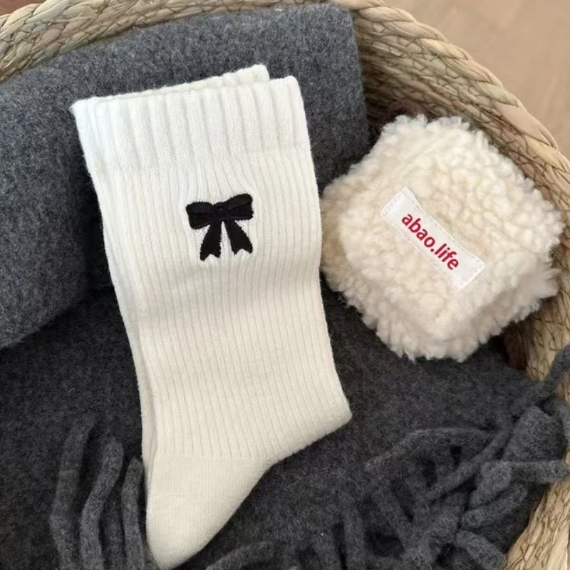 6 Pairs of Socks with Random Color and Pattern, Simple and Elegant, Women's Autumn and Winter Korean Style Ins Style Retro Mid-Calf Socks, Coffee Color Women's Socks, Mid-Calf Slouch Socks