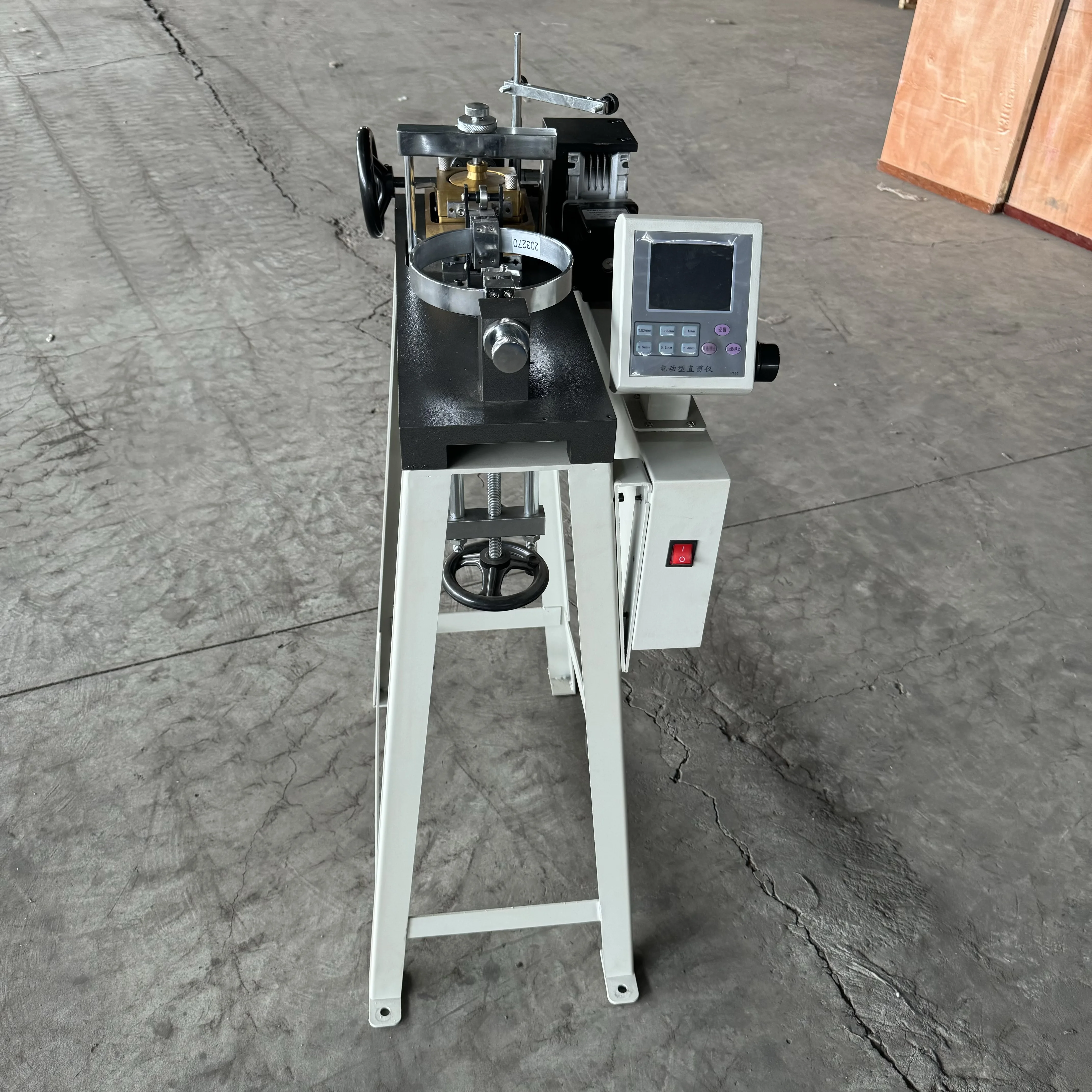 Maquina Ensayo De Corte Directo Equipo اختبار قص التربة آلة اختبار القص المباشر للتحكم في الضغط للتربة