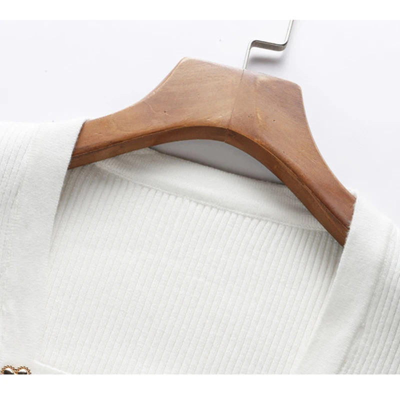 เสื้อสเวตเตอร์ถักคอเหลี่ยมสีดำขาวสำหรับผู้หญิง แฟชั่นเกาหลี ฤดูใบไม้ร่วง ฤดูหนาว เสื้อครอปติดกระดุม แขนยาว ทรงเข้ารูป