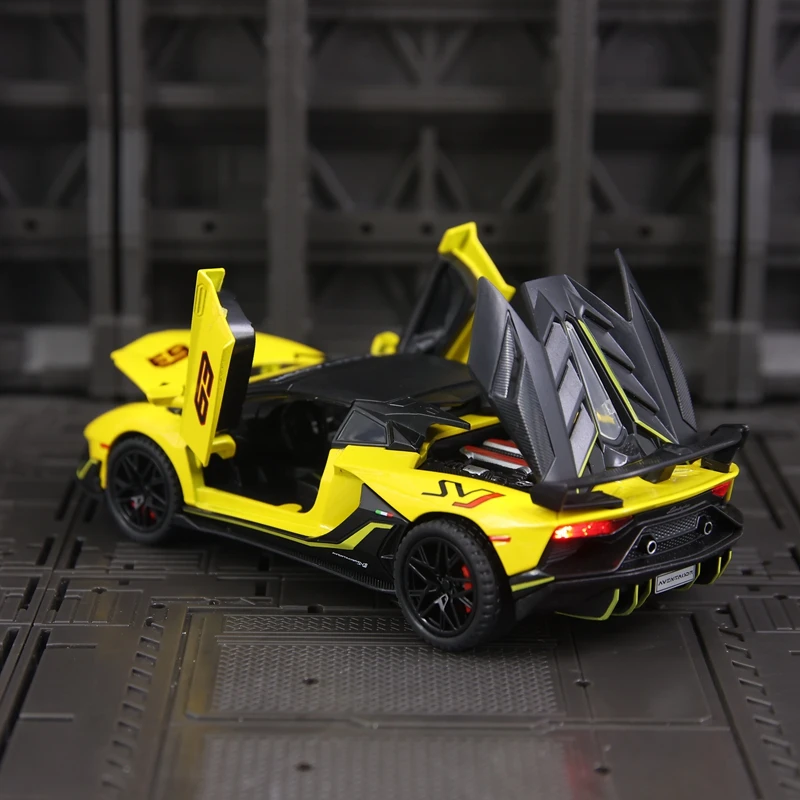 1:32 Lamborghini SVJ63 Legierungsautomodell Supercar, Kinderspielzeug hat simulierte Ton- und Beleuchtungsfunktionen