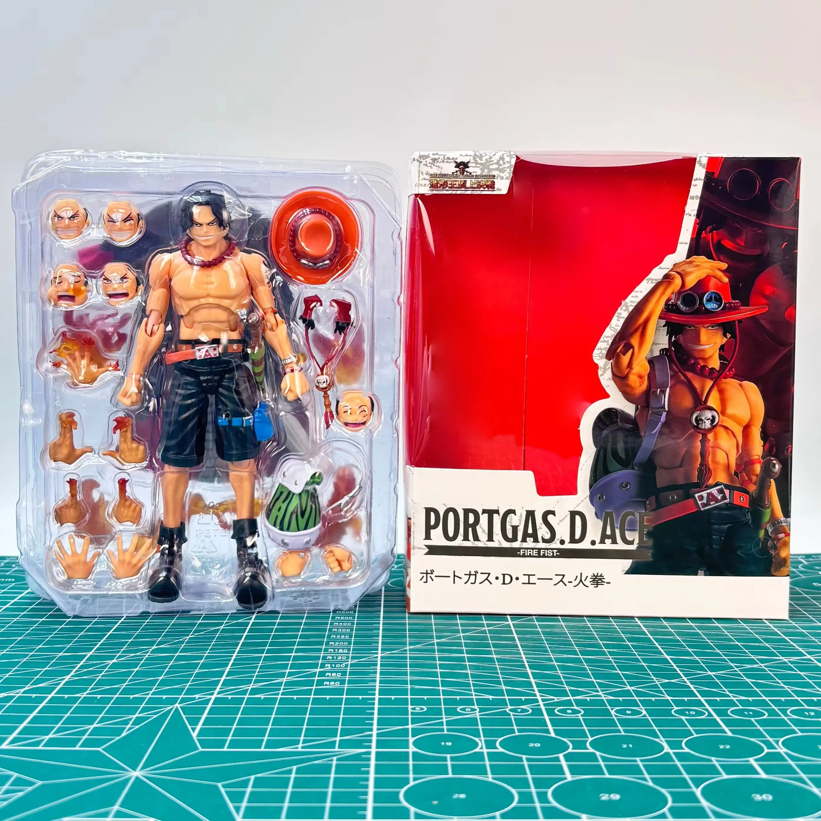 Bandai SHF One Piece Ace Actionfigur - Vollständig beweglich mit austauschbaren Gesichtern, Sammlerqualität Anime-Statue – Detail 1