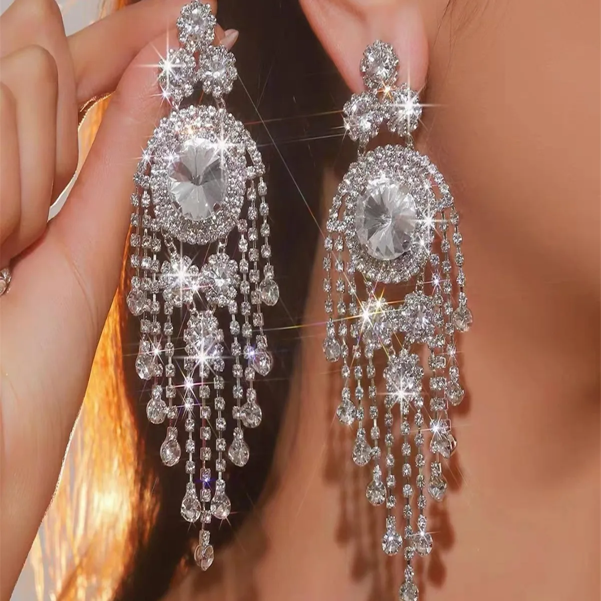 

1 Pair of Trendy Stylish Golden Dangle Earrings Tassels Design Match Daily Outfits Party Accessories Fashionable Stuff