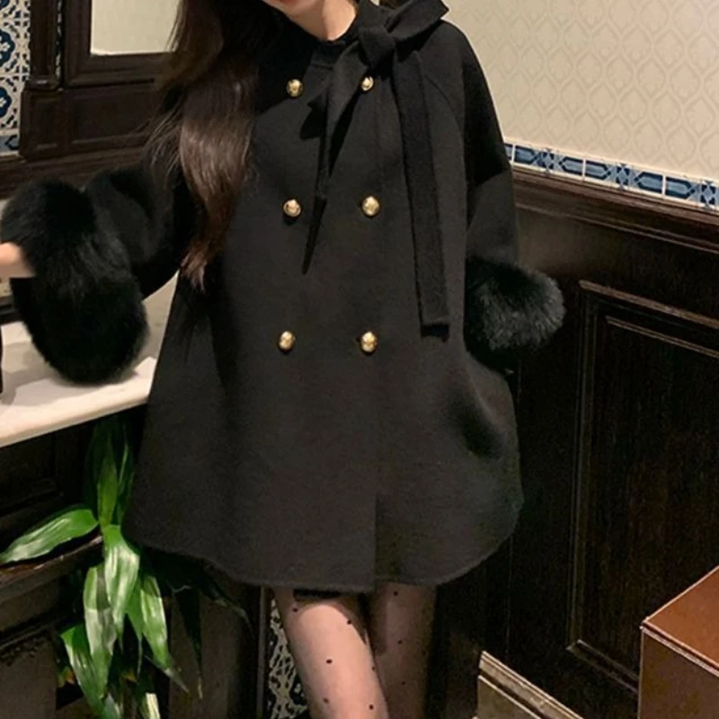 

New Autumn and Winter Woolen Coat with Thick and Warm Fur Cuffs, Woolen Coat That Highlights Height and Temperament