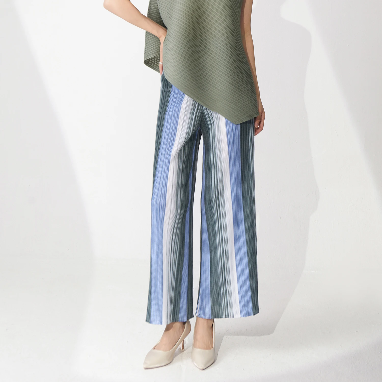 Summer Women's Straight Casual Pants 2025 New Striped Elastic Waist Wide Leg Pants Miyake Pleated Trousers