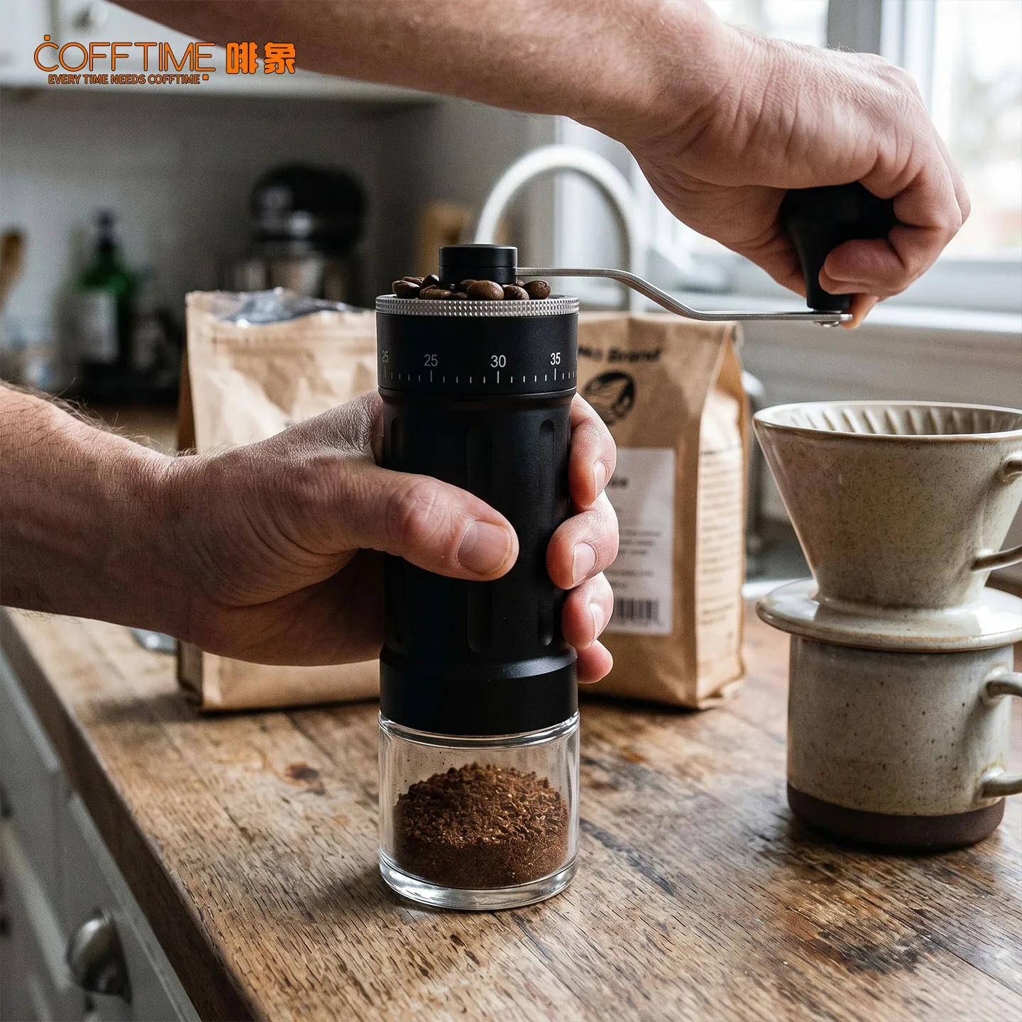 Manual Coffee Grinder External Scale 40 Gear Adjustment Ceramic Grinding Core High Quality Professional Home Coffee Utensils