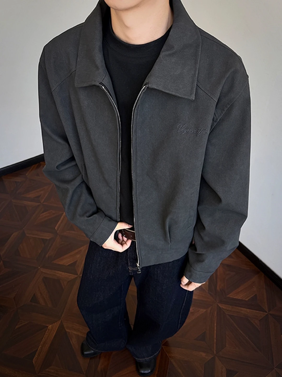 

Мужская куртка-бомбер из искусственной кожи с вышивкой в американском стиле, с подплечниками, весенне-осенняя, в деловом стиле