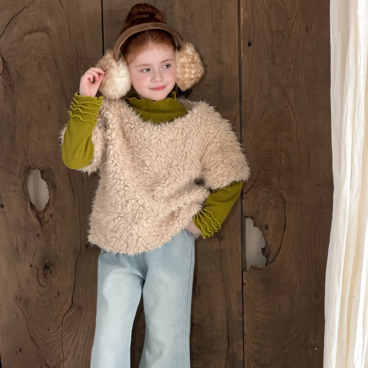 Korean Children's 2026 Winter New Girls' Short Sleeved Woolen Sweater Round Neck Pullover Top Vest Jacket