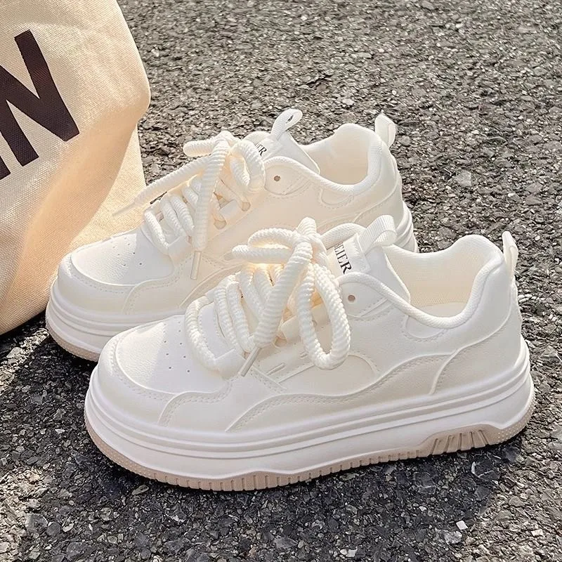 Herbst Neue Koreanische Version Mode Trend Vielseitig Casual Bequeme Sport Atmungs Dicken sohlen Nische frauen Schuhe 2025