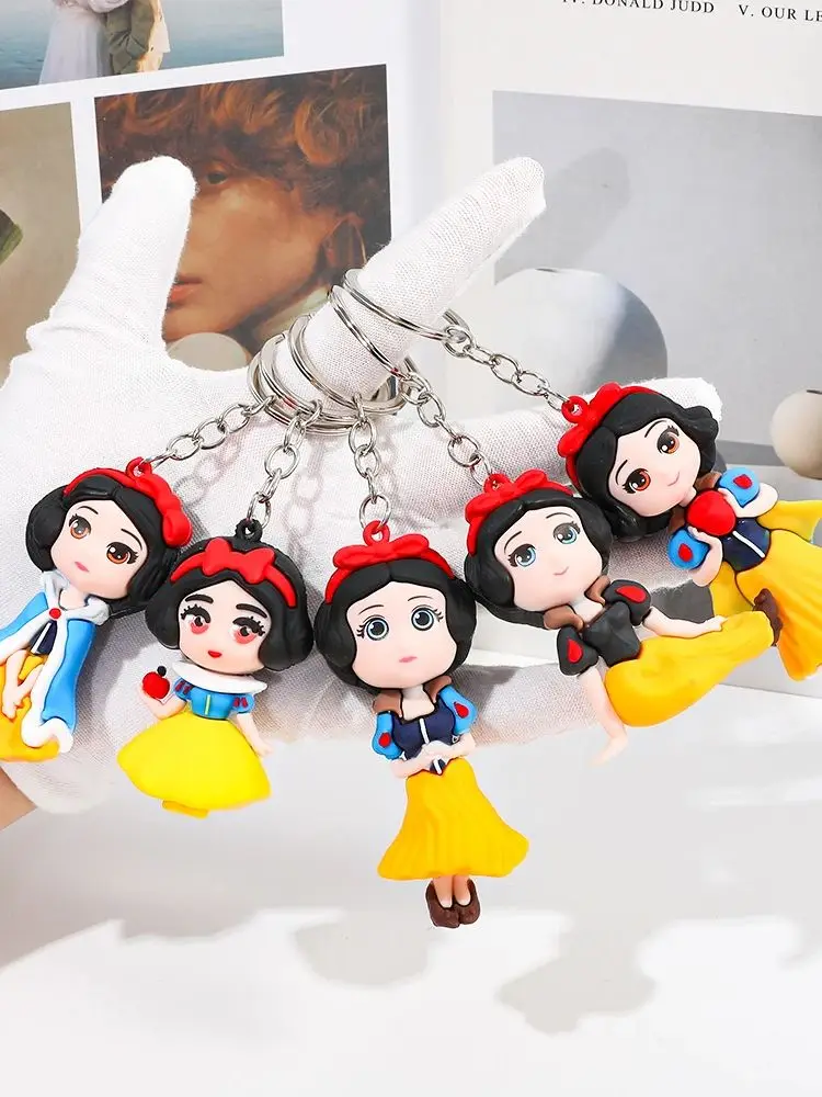 5 قطعة سلسلة مفاتيح سنو وايت حلوة وجميلة سلسلة مفاتيح سيارة لطيفة ومثيرة للاهتمام حقيبة تزيين شخصية مع