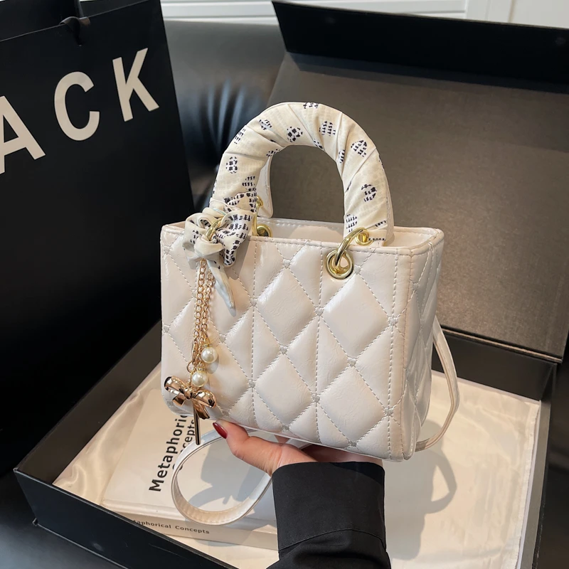 حقيبة يد حمراء للنساء العلامة التجارية الشهيرة الكلاسيكية مبطن تصميم حقيبة يد المرأة محفظة الكتف بولي Leather حقيبة كتف جلدية حقيبة كروسبودي الإناث